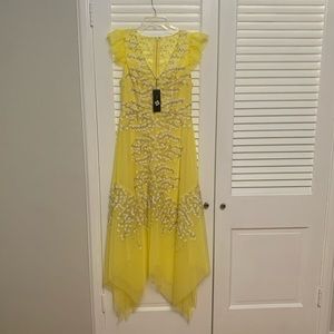 BCBGMAXZRIA yellow dress Size 8